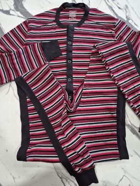 2xist Union Suit Onesie Pajamas, Mens Medium, Red & Black Stripe